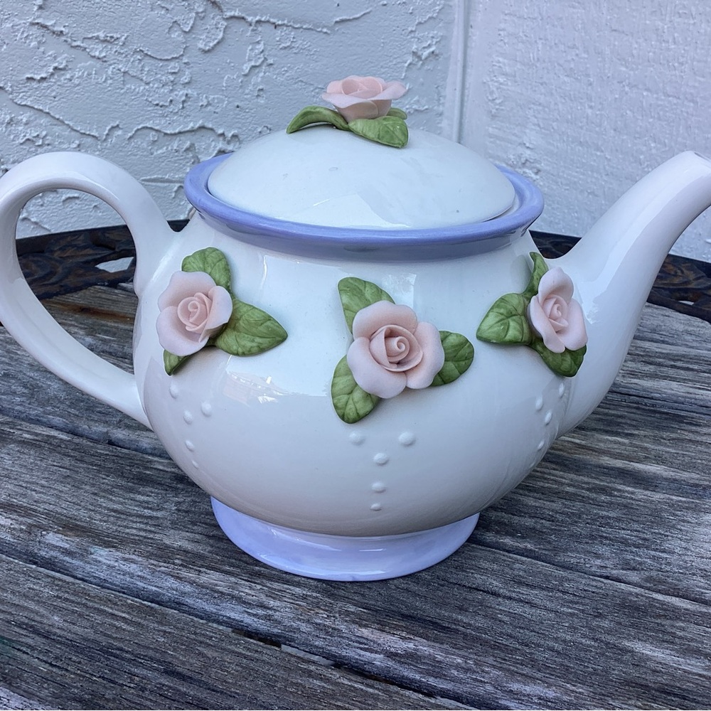 TELEFLORAL TEAPOT